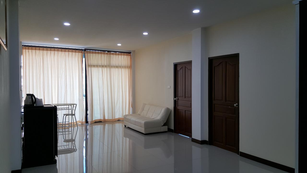 Charoensuk Grand Hotel Kabin Buri Экстерьер фото