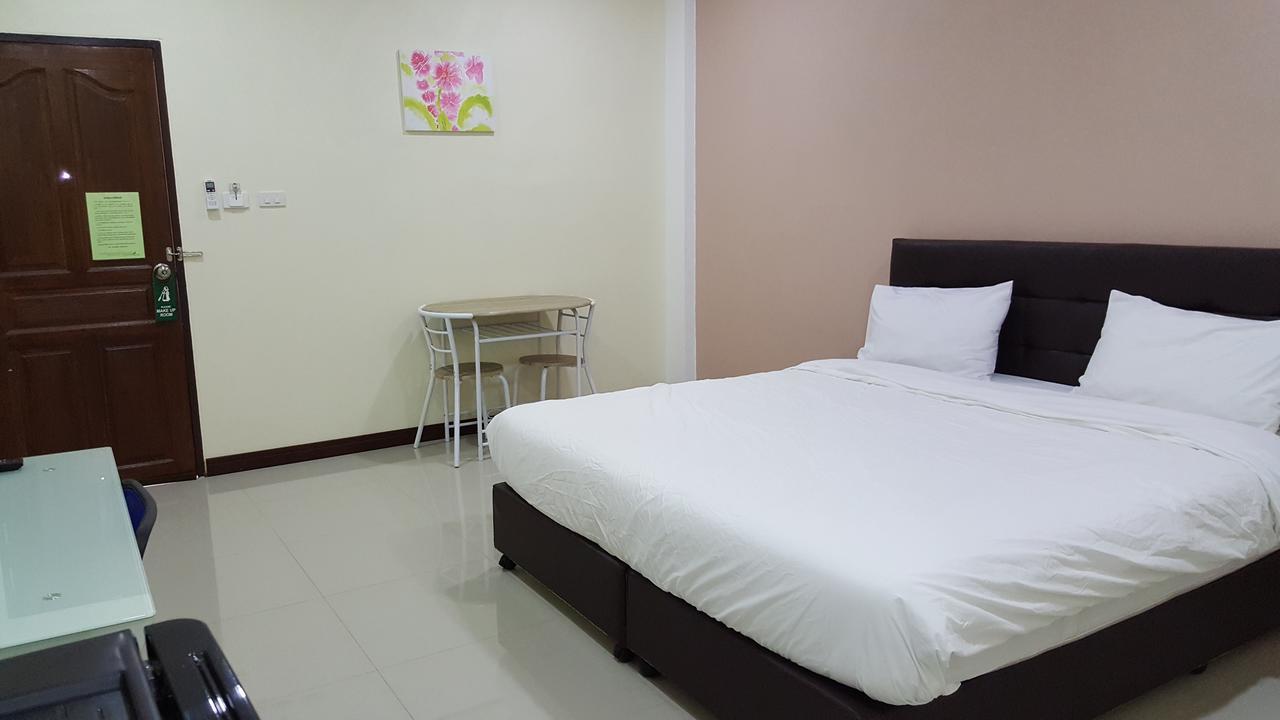 Charoensuk Grand Hotel Kabin Buri Экстерьер фото