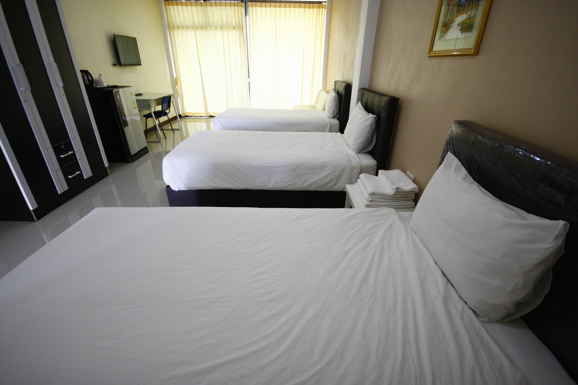 Charoensuk Grand Hotel Kabin Buri Экстерьер фото